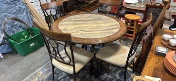 Round Dinning Room table and chairs