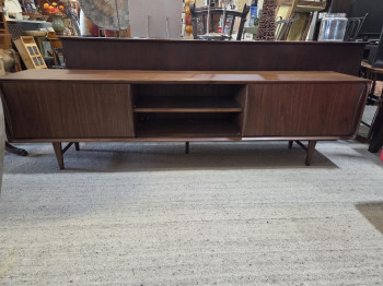 Elisabeth Media Unit 2000 Mid Century