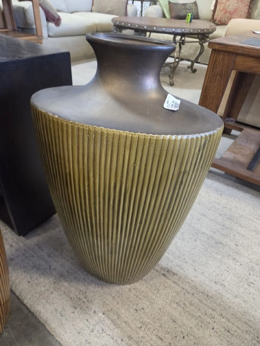 IMAX short canyon vase